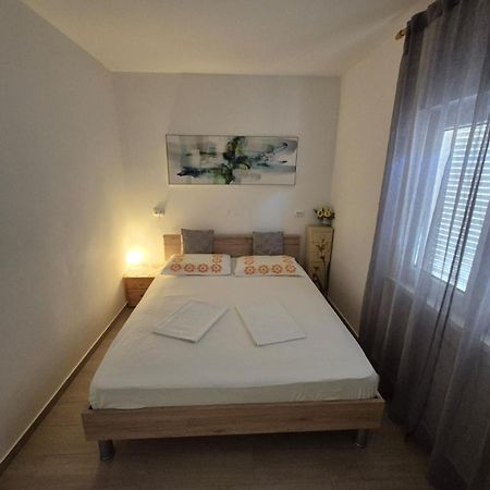 Apartament Apartman Davorka Karlobag Zewnętrze zdjęcie