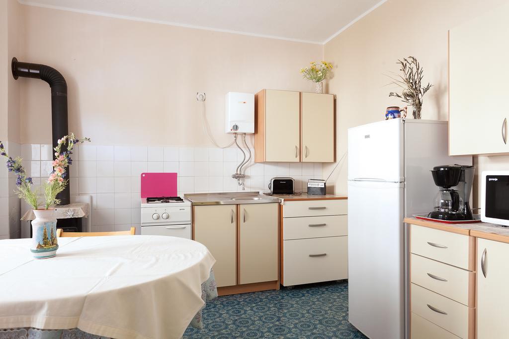Apartman Davorka Karlobag Zewnętrze zdjęcie